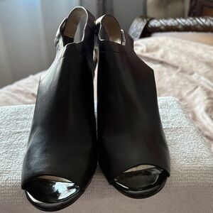 Bandolino Elegant Black leather Women's wedge Peep-Toe Shoes